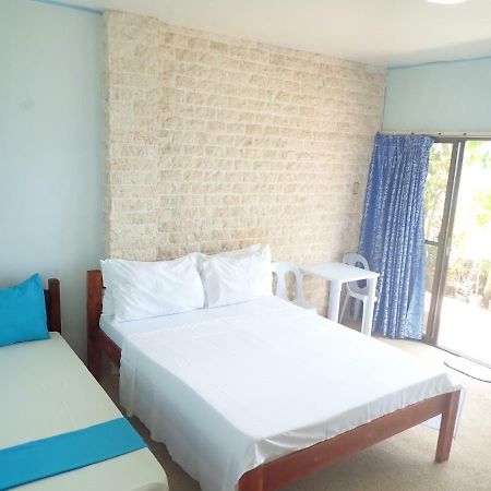 Nost Cottages Lapu-Lapu City Exteriör bild