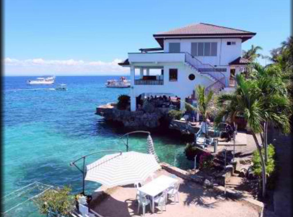 Nost Cottages Lapu-Lapu City Exteriör bild