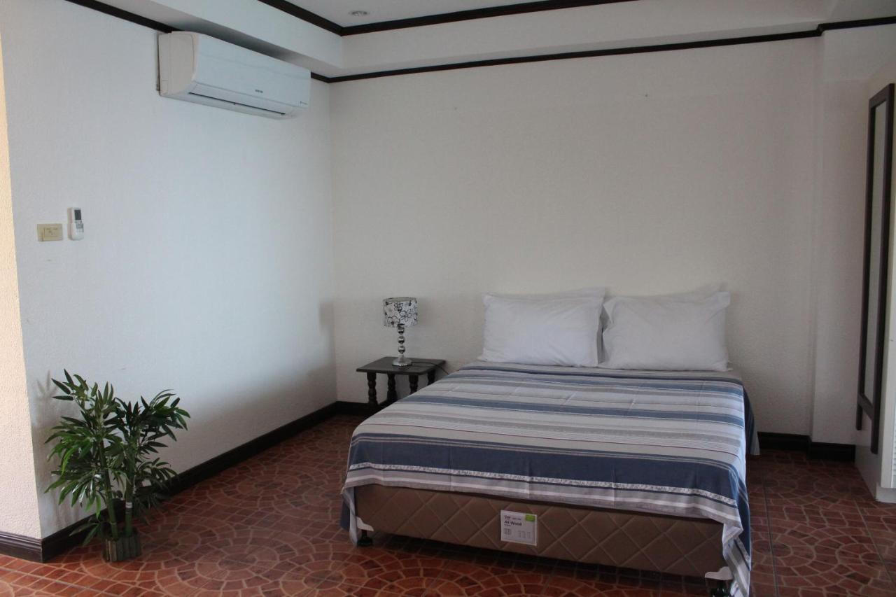 Nost Cottages Lapu-Lapu City Exteriör bild
