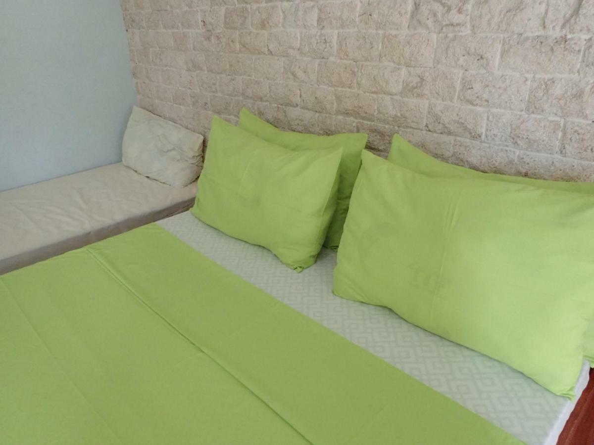 Nost Cottages Lapu-Lapu City Exteriör bild