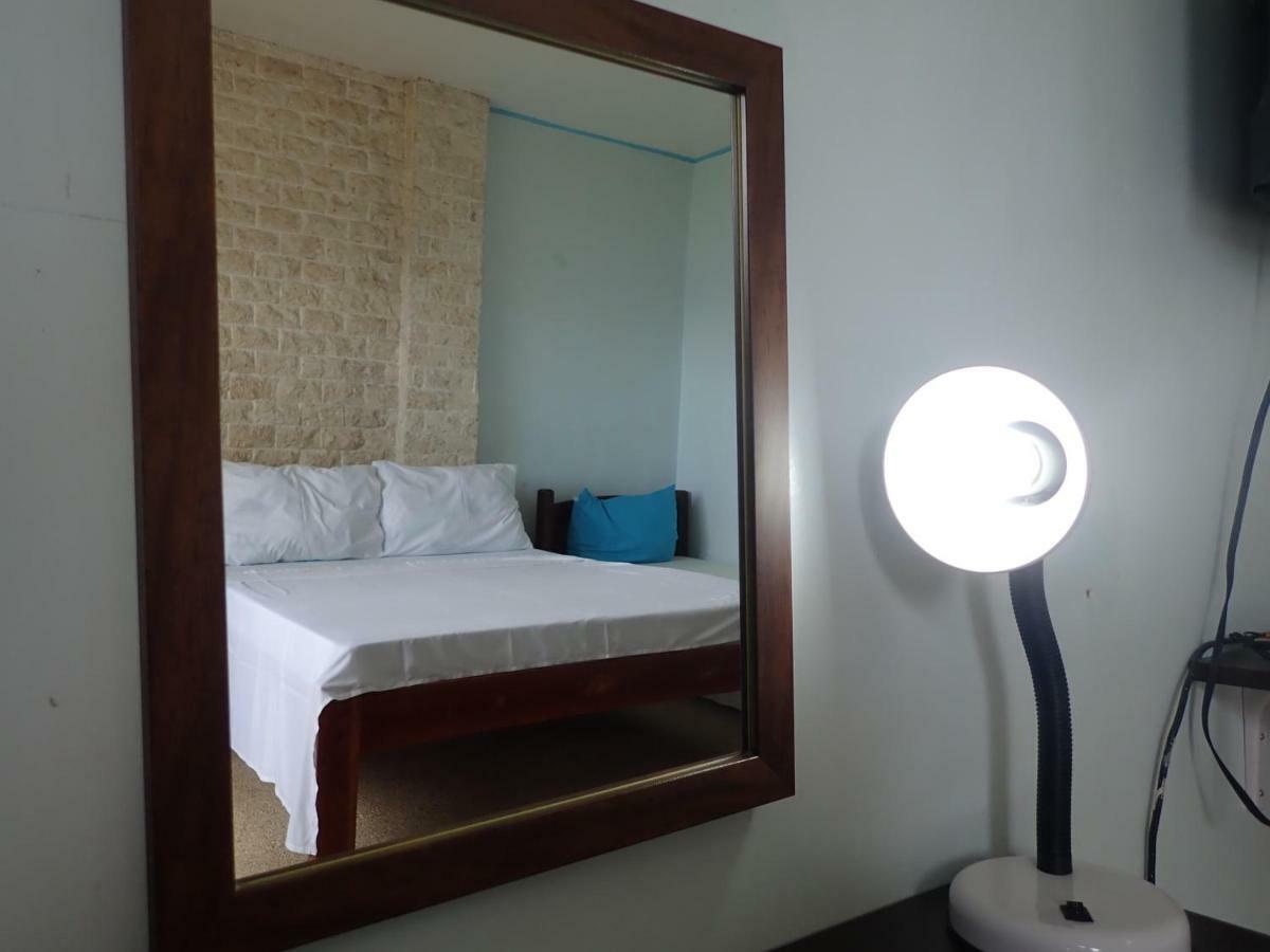 Nost Cottages Lapu-Lapu City Exteriör bild